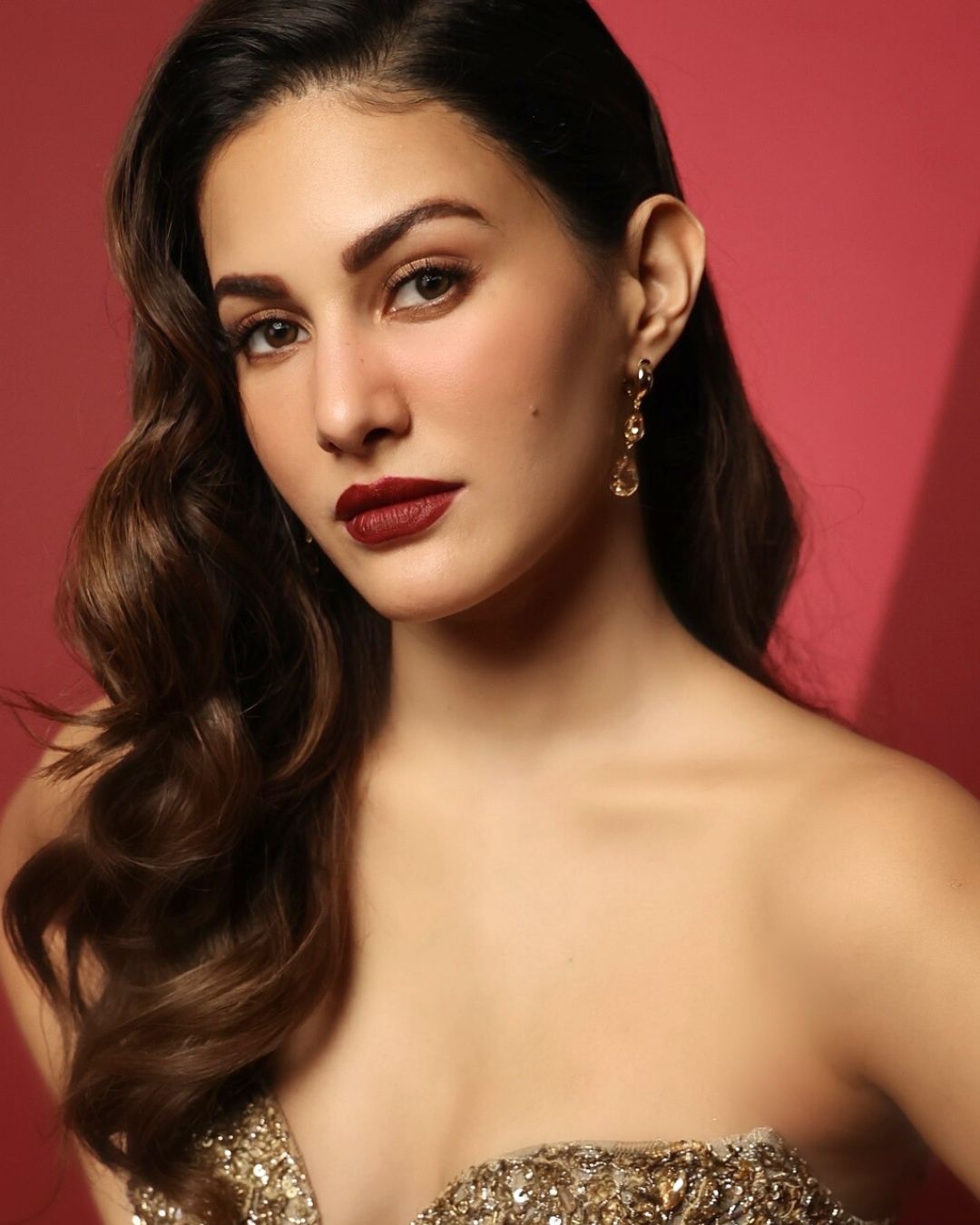 AMYRA DASTUR