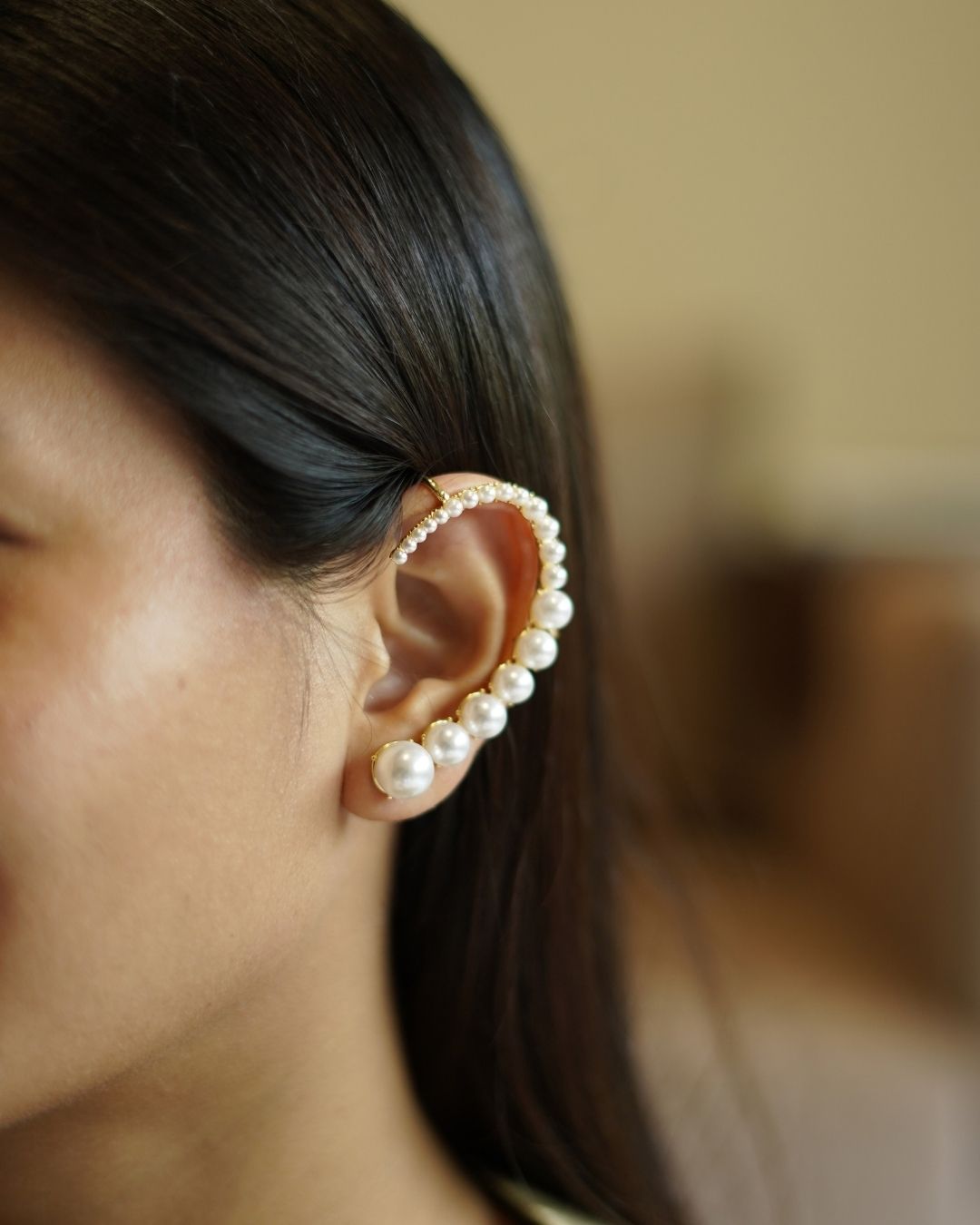 Lumina Pearl Earcuff close-up of graduated pearl detail