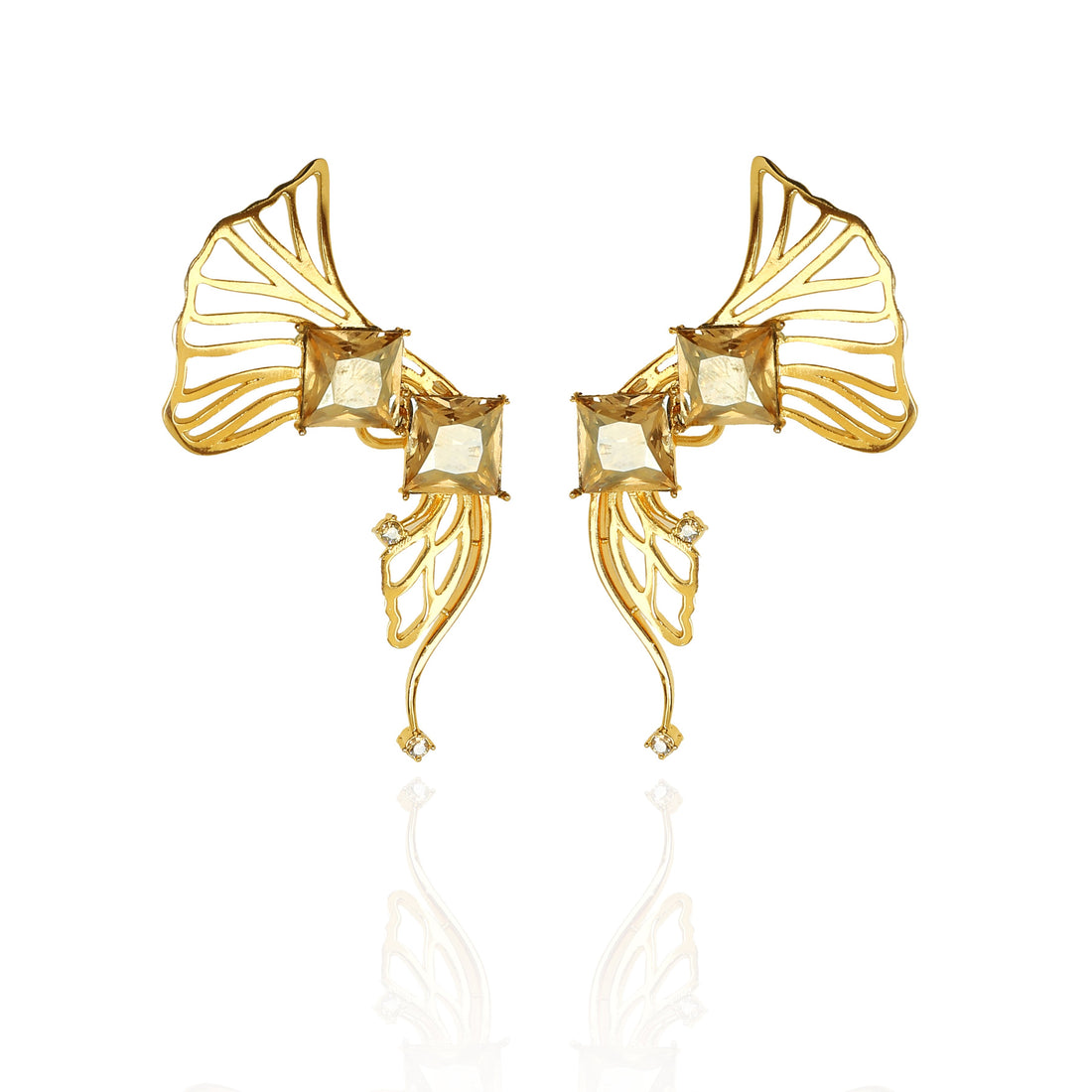 Laira Earcuff