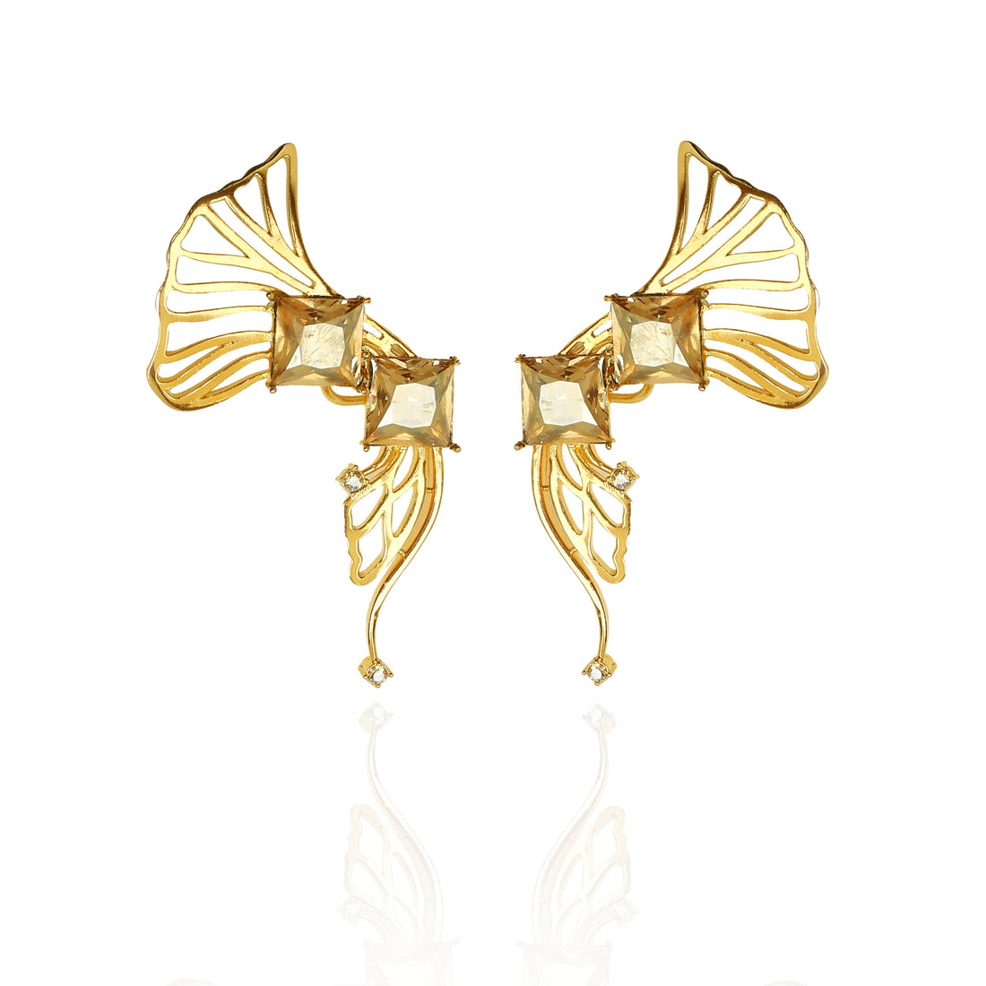 Laira Earcuff